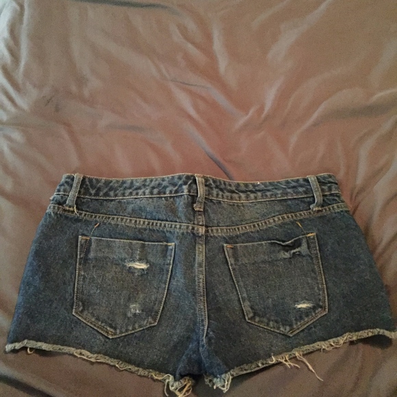 Mossimo Low Rise Short Shorts - Picture 3 of 3